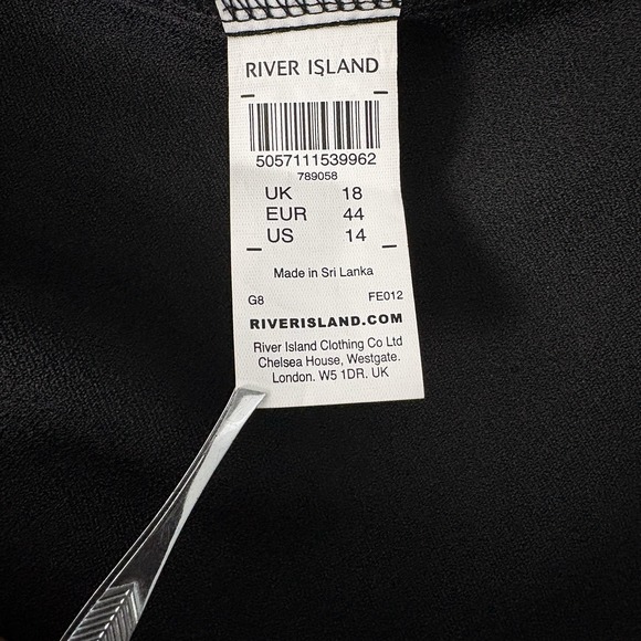 River Island Camisole Women US 14 Black Cowl Neck Tank Top Chic Minimalist Core - Picture 5 of 9